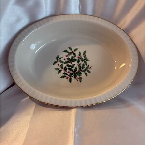 Lenox HollyBerry Vegetable Bowl with Gold Rim🎄✨